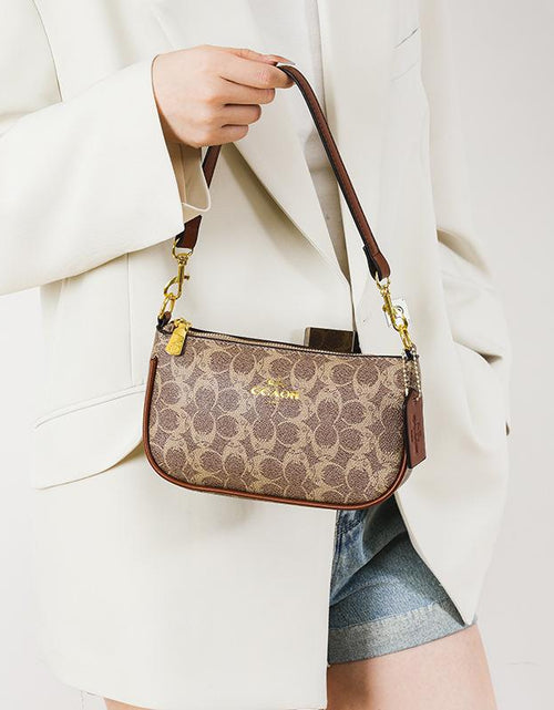 Load image into Gallery viewer, Elegant Floral PU Leather Crossbody Bag - A Stylish Accessory for Versatile Women&#39;s Fashion and Holiday Gifting
